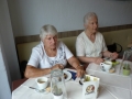 Besucherinnen der Vernissage