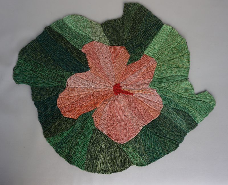 Gestrickrauschte Hibiskus-Blüte von Gabriele Tippelblüte